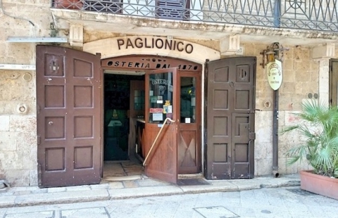 Locali e negozi storici, ne rimangono 6: è la Bari che non vuole scomparire